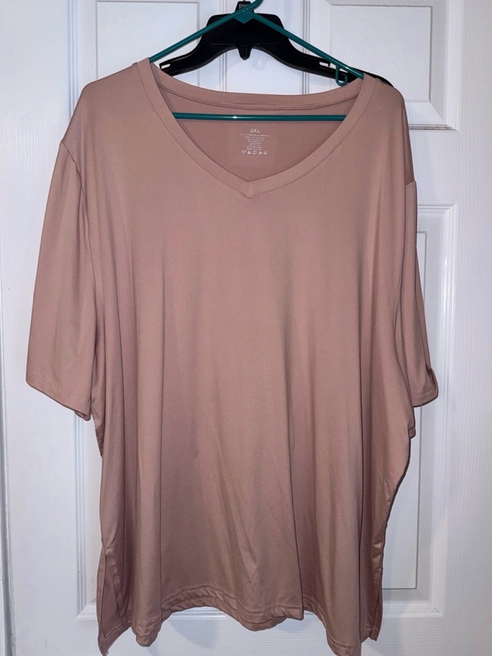 V-Neck Oversized Tee bundle - Picture 7 of 10